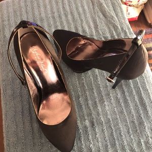 Black stilettos-Never worn